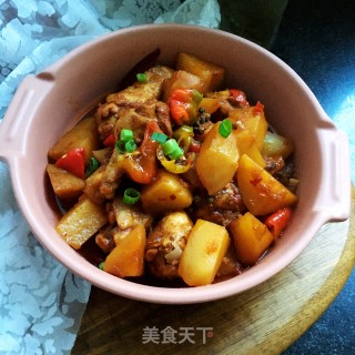 香辣翅根炖土豆的做法