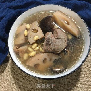 莲藕黄豆排骨汤的做法