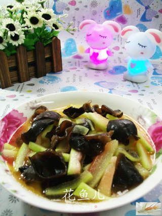 黑木耳炒西瓜皮的做法