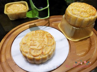 双黄莲蓉月饼的做法