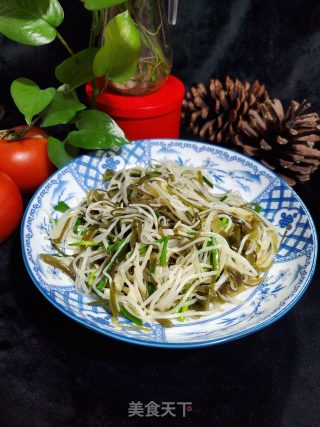 海带丝炒绿豆芽的做法