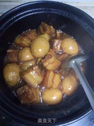 红烧肉炖鸡蛋的做法