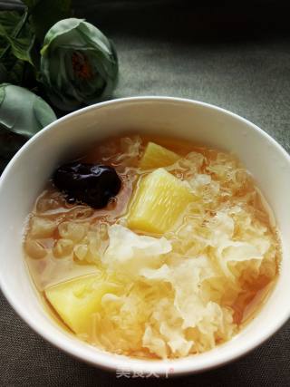 菠萝银耳羹的做法