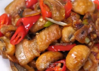 口蘑炒花肉的做法