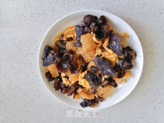 木耳炒皮肚的做法