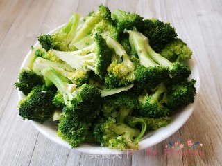 清炒西兰花的做法