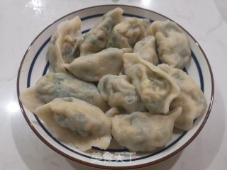 韭菜鸡蛋虾仁饺子的做法