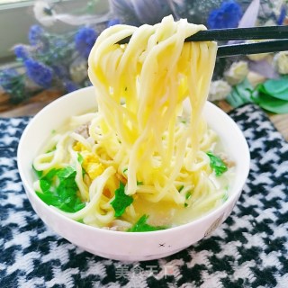 手擀鸡蛋面的做法