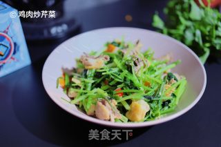 鸡肉炒芹菜的做法