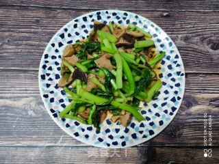 菜心炒蘑菇的做法