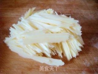 土豆丝炒肉的做法步骤：1