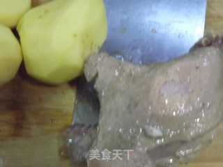 鸭腿炖土豆的做法步骤：4