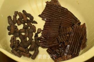 滋补巴戟杜仲猪骨汤的做法步骤：3