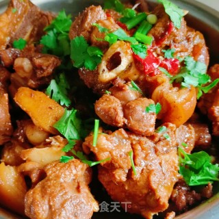 “ 炖菜 ”酱炖肘骨的做法