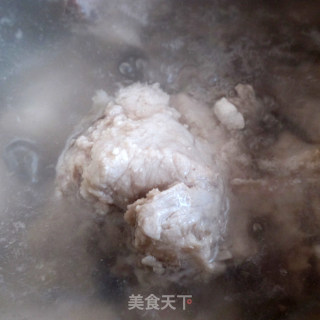 金花排骨汤的做法步骤：3