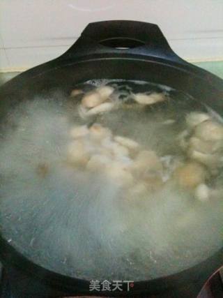 菌菇牛肉粉的做法步骤：4