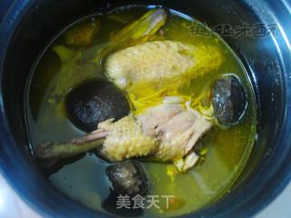 砂锅西洋参土鸡汤的做法步骤：11