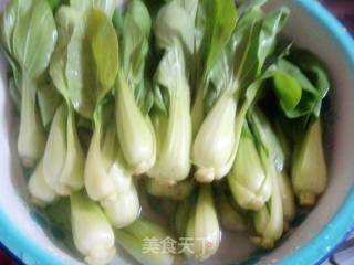 香菇油菜的做法步骤：1