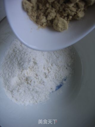 黑木耳豆面饼的做法步骤：4