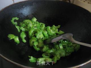 苦瓜木耳炒的做法步骤：3