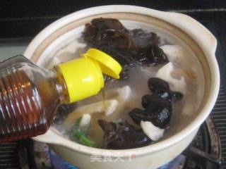 肉片黑木耳炖藕的做法步骤：5