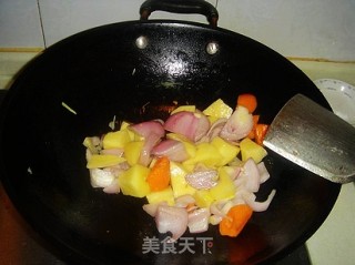 咖喱牛肉的做法步骤：2