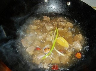 咖喱牛肉的做法步骤：3