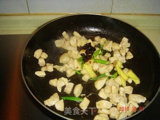三果炒鸡丁的做法步骤：3