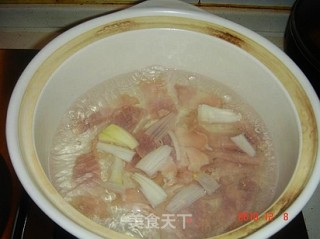 咸肉蔬菜砂锅的做法步骤：2