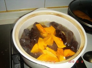咸肉蔬菜砂锅的做法步骤：5