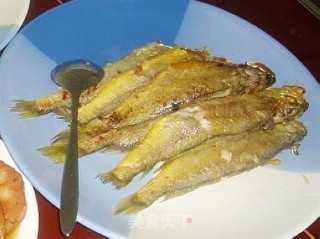 煎小黄鱼的做法步骤：4