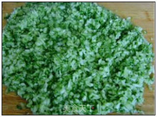 黄瓜鸡蛋馅水饺的做法步骤：1