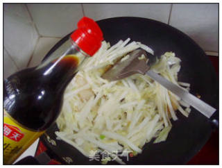 白菜炒木耳的做法步骤：8