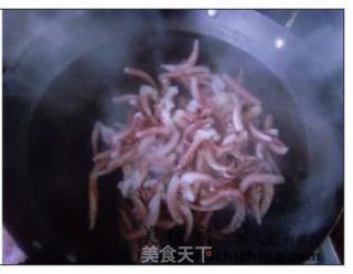 辣炒鱿鱼须的做法步骤：2