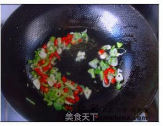 辣炒鱿鱼须的做法步骤：4
