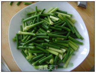 蒜苔炒蛋的做法步骤：1