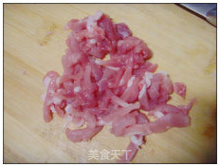肉丝炒蒜苔的做法步骤：2