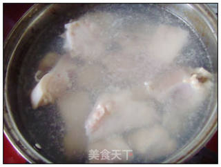 黄豆焖猪脚的做法步骤：1