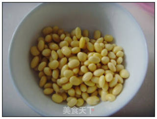 黄豆焖猪脚的做法步骤：2