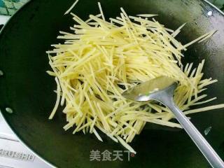 经典家常菜--酸辣土豆丝的做法步骤：4