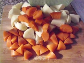 什锦红烧鸡块的做法步骤：1