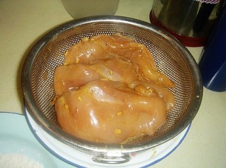 煎鸡脯的做法步骤：1
