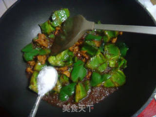 肉炒灯笼椒的做法步骤：7
