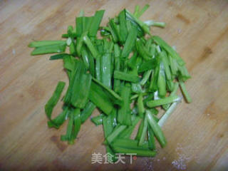 香菇炒韭菜的做法步骤：2