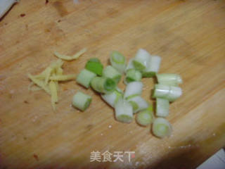 香菇炒韭菜的做法步骤：3