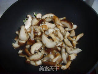 香菇炒韭菜的做法步骤：5