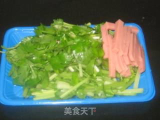 方腿肉炒芹菜的做法步骤：1