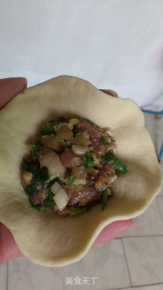香菇肉包子的做法步骤：7