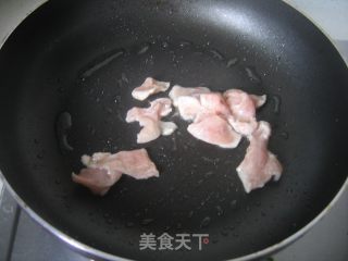 荸荠黑木耳炒肉片的做法步骤：2