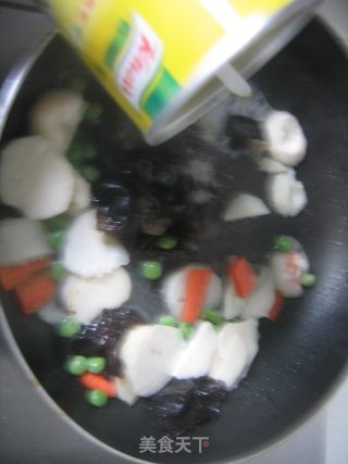 荸荠黑木耳炒肉片的做法步骤：6